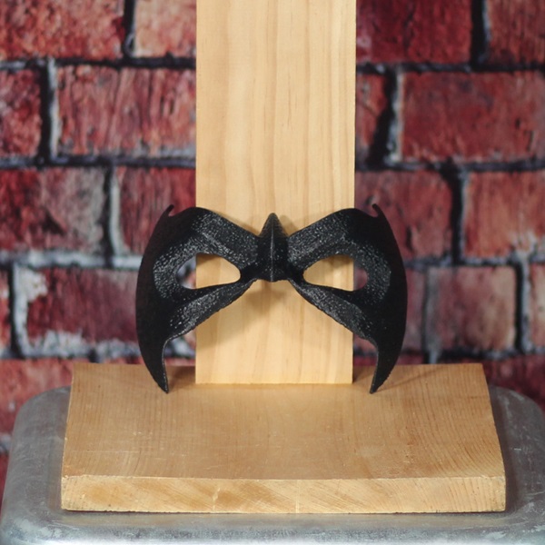 Nightwing Domino Mask – Flexible 3D Printed Cosplay Accessory